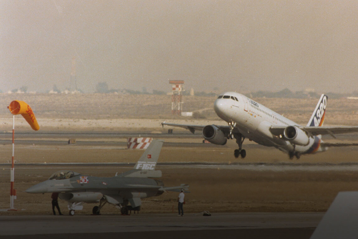 1989: Dubai Air Show