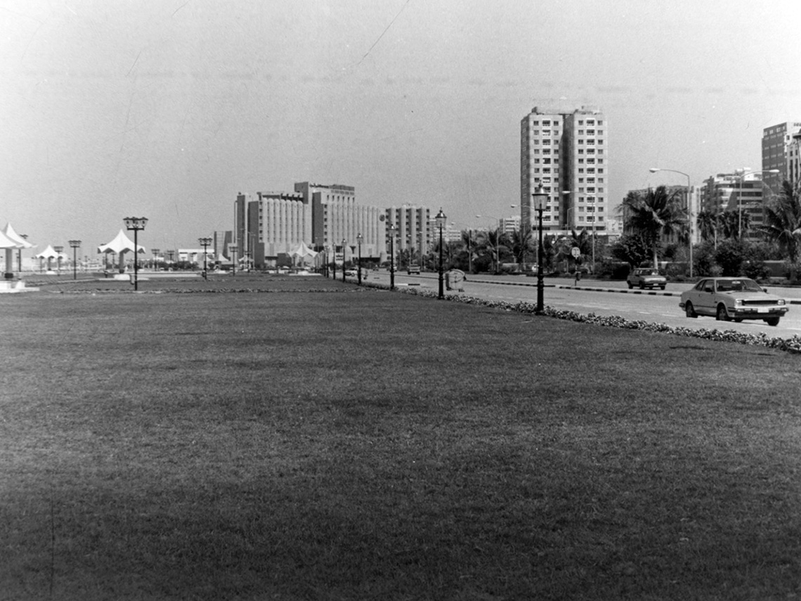 1980: Abu Dhabi beautification work in progress for the Corniche Project.
